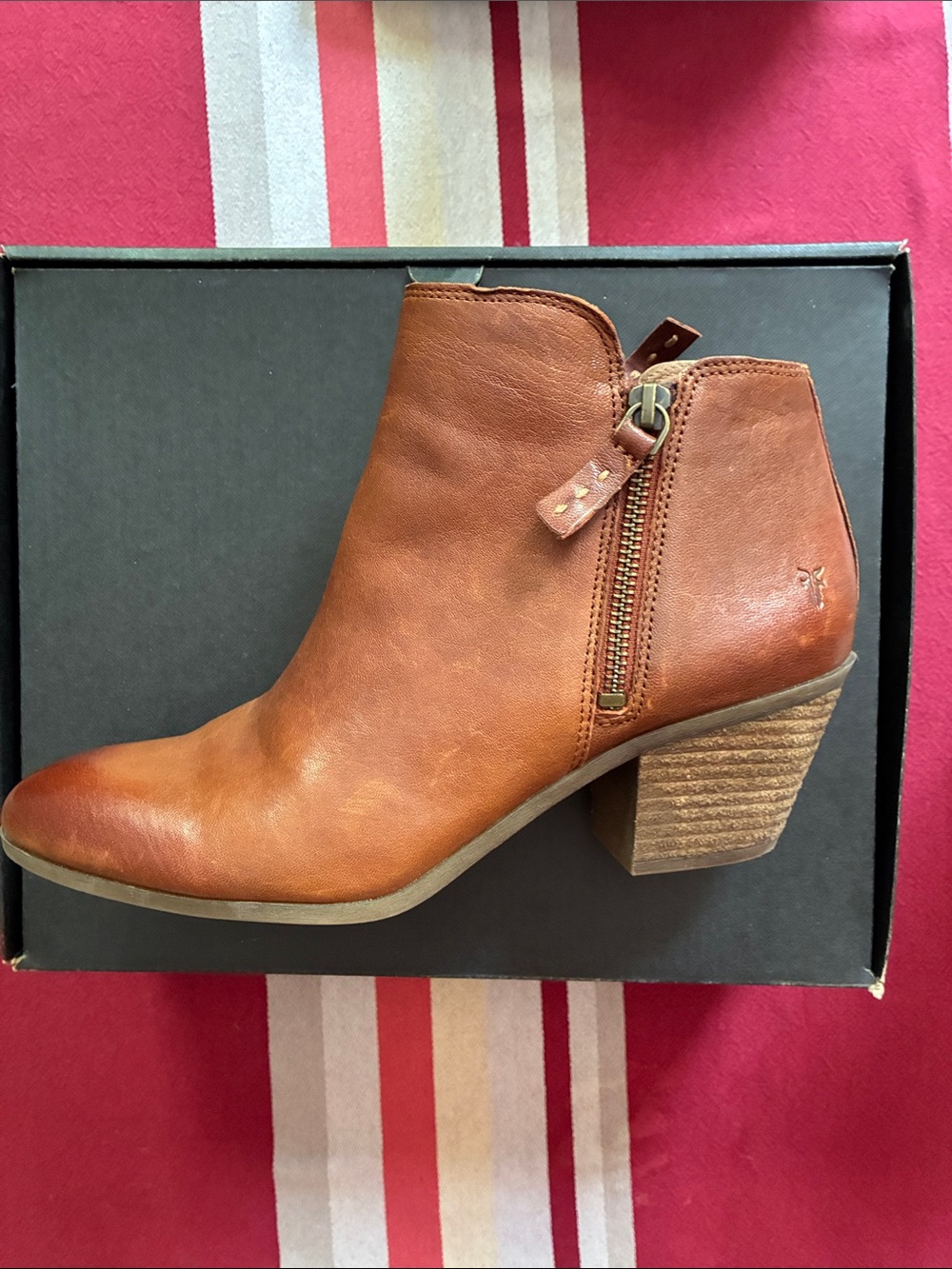 FRYE Judith Zip Bootie - Cognac - Size 8M - Picture 9 of 14